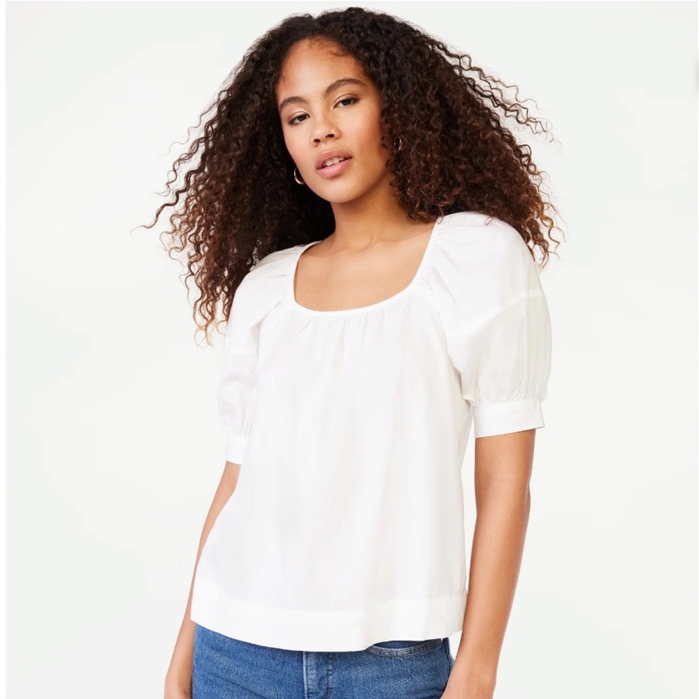 White Cotton Puff Sleeve Blouse
Great used condition 

Bundle & save!